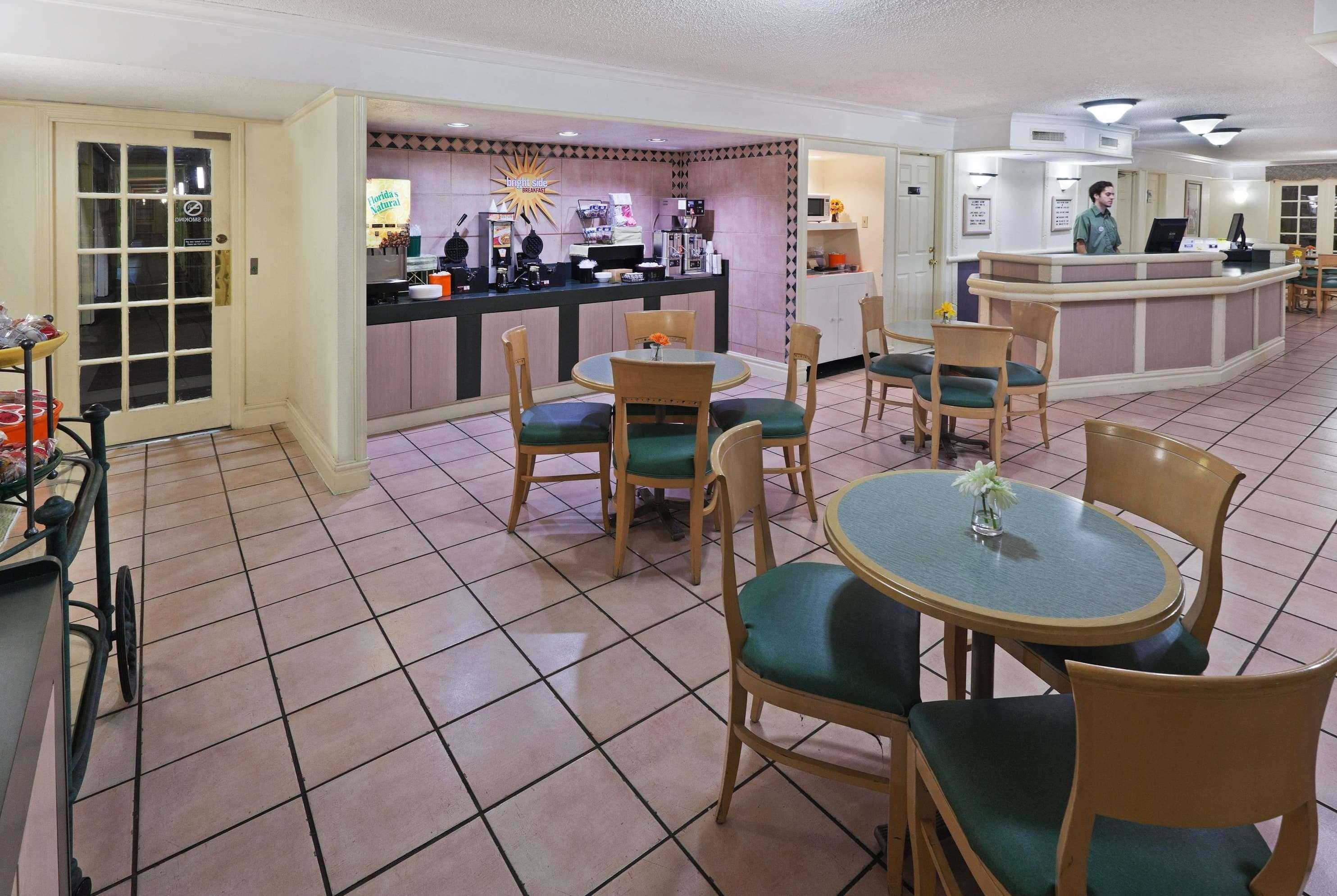 La Quinta Inn By Wyndham Austin Oltorf Buitenkant foto