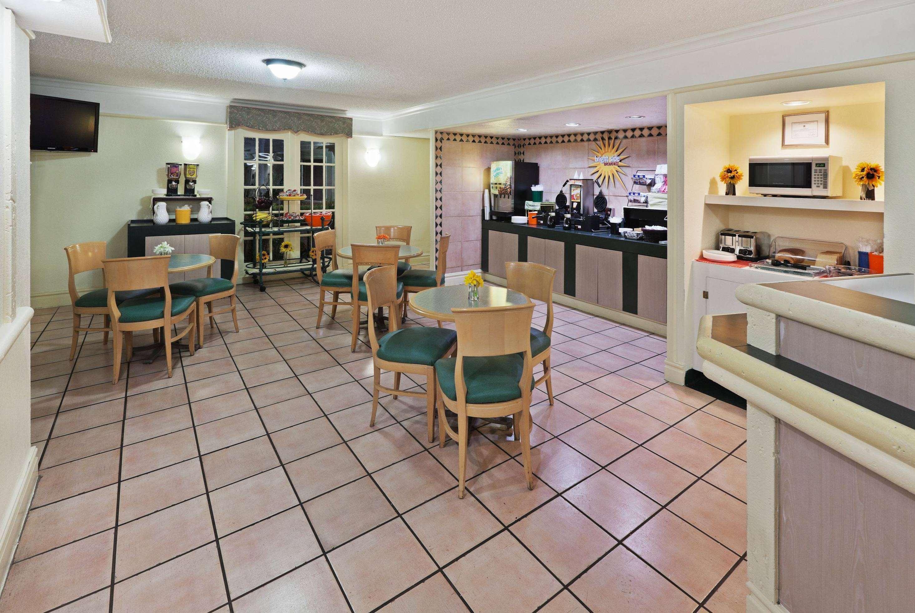 La Quinta Inn By Wyndham Austin Oltorf Buitenkant foto