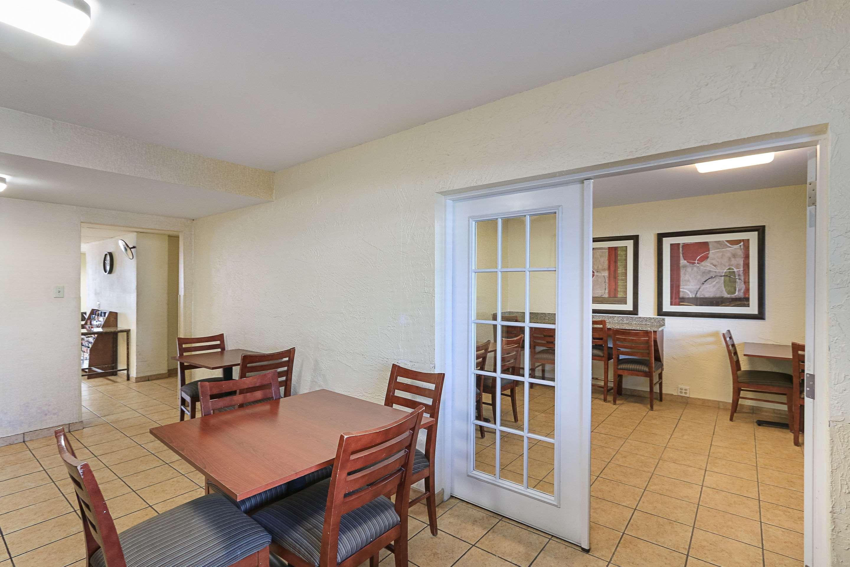 La Quinta Inn By Wyndham Austin Oltorf Buitenkant foto