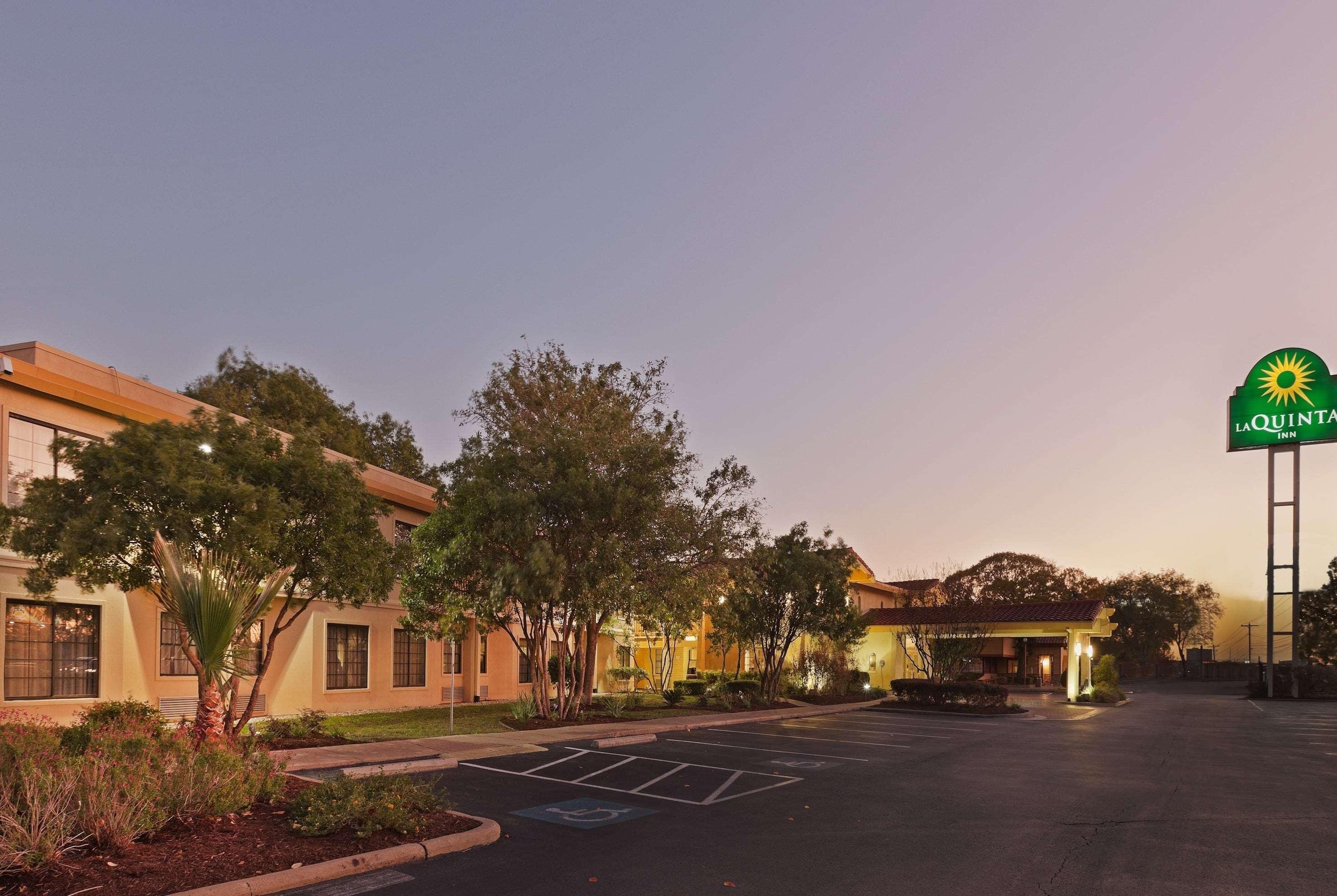 La Quinta Inn By Wyndham Austin Oltorf Buitenkant foto