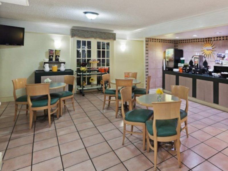 La Quinta Inn By Wyndham Austin Oltorf Restaurant foto